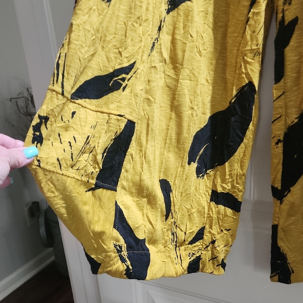 Yellow and Black Wide Leg Pants - Picture 4 of 6
